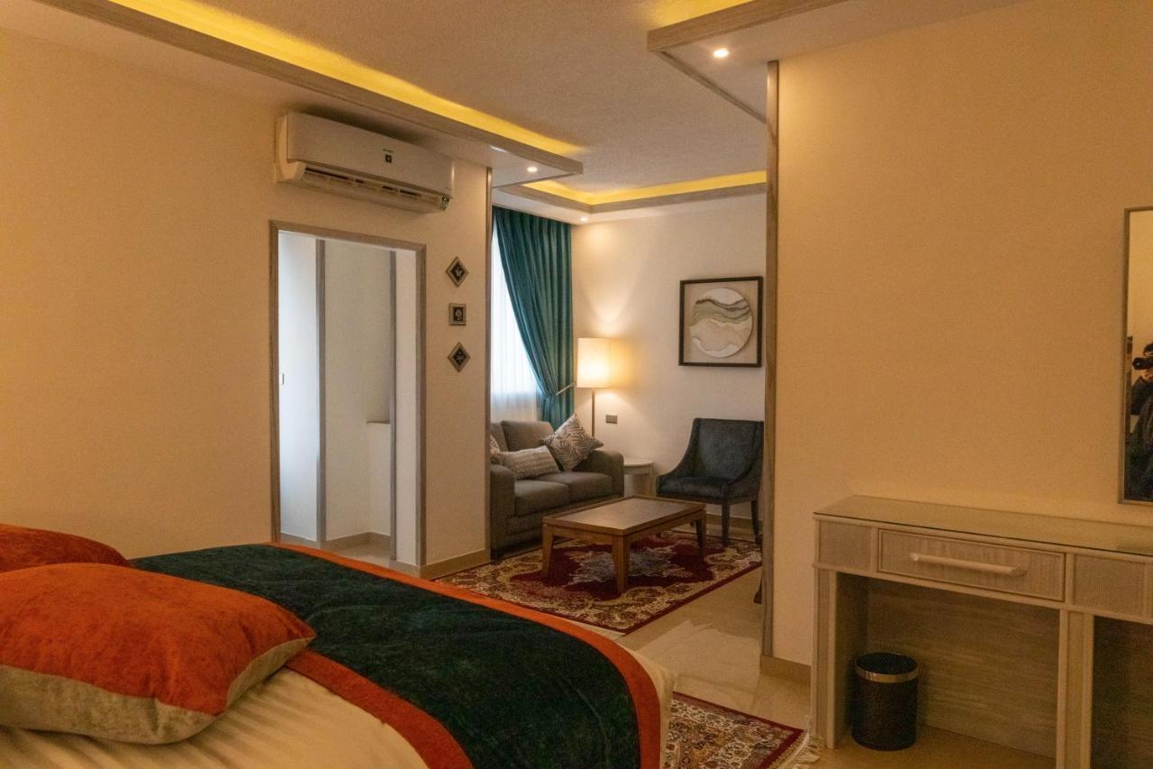 Petra Canyon Hotel 4*