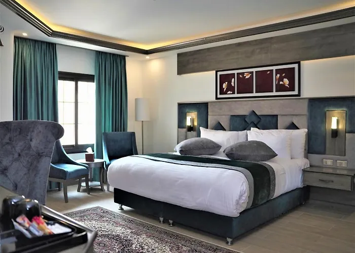 Petra Canyon Hotel