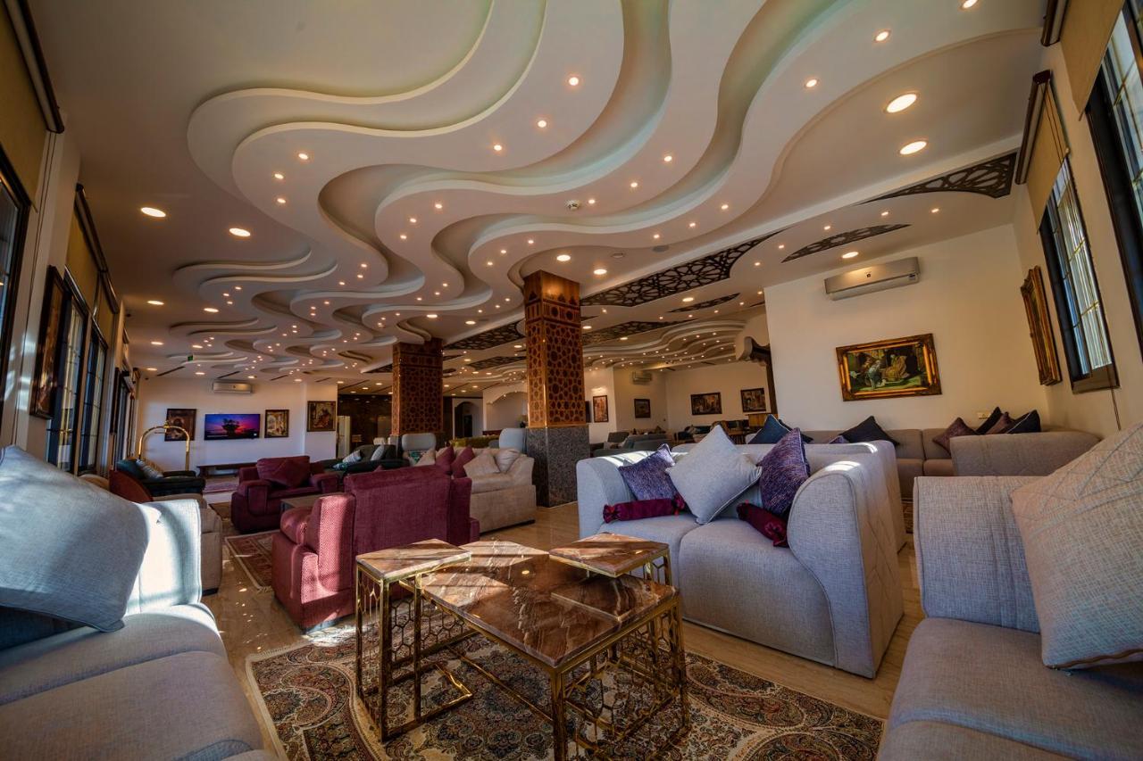 Petra Canyon 4*