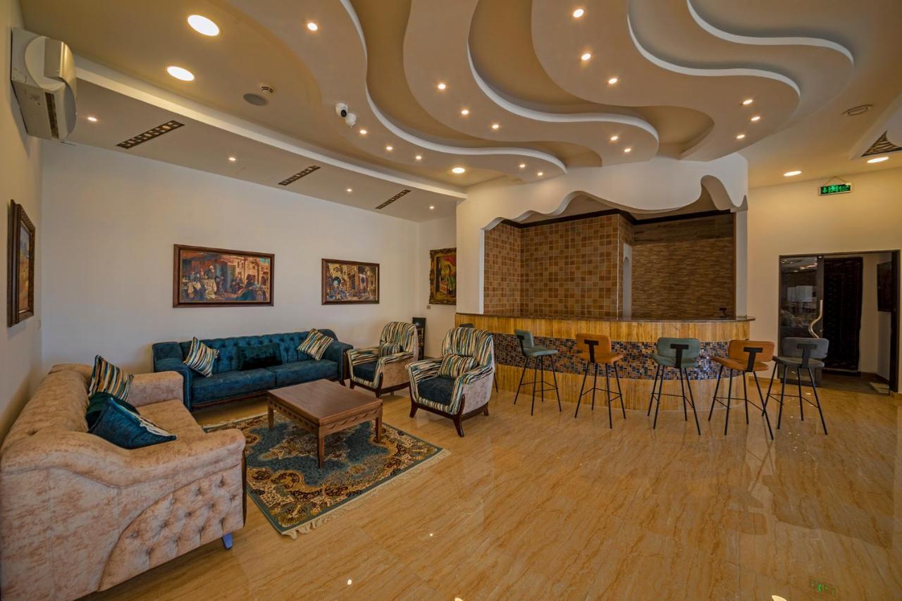 Petra Canyon 4*